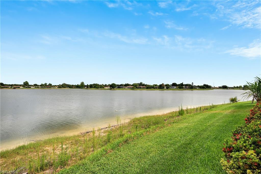 2078 Grove Dr Property Photo 18