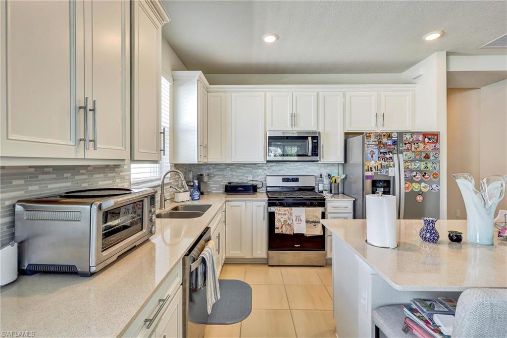 15806 Gem View St Property Photo 4