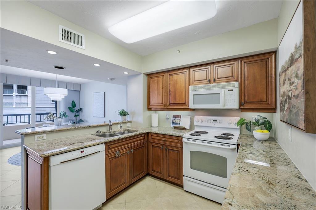 990 Cape Marco Dr 208 Property Photo 18