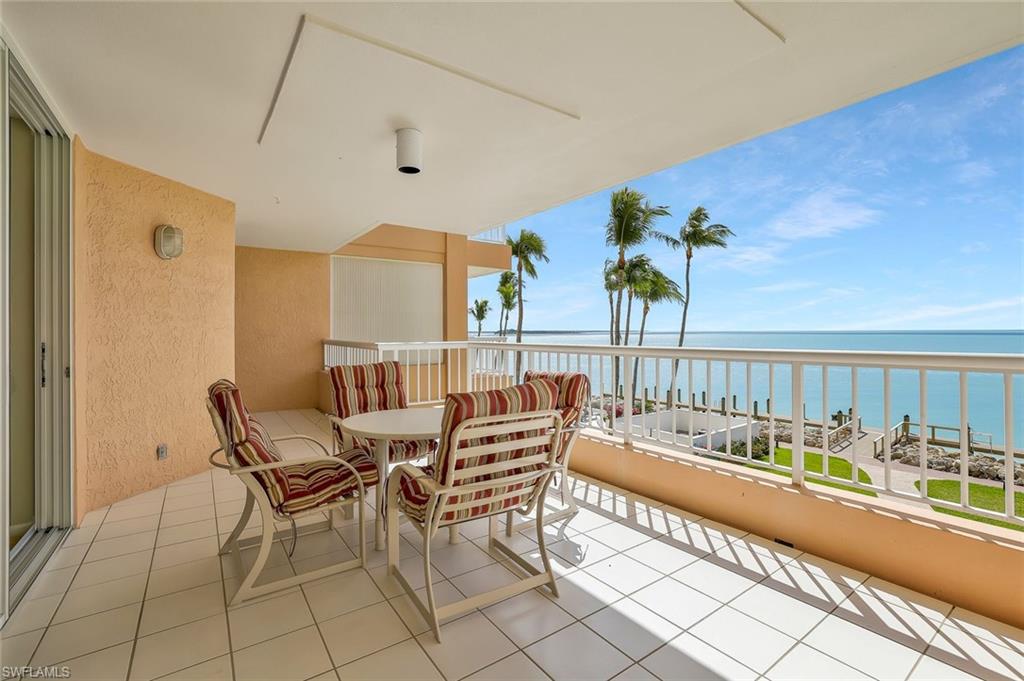 990 Cape Marco Dr 208 Property Photo 21