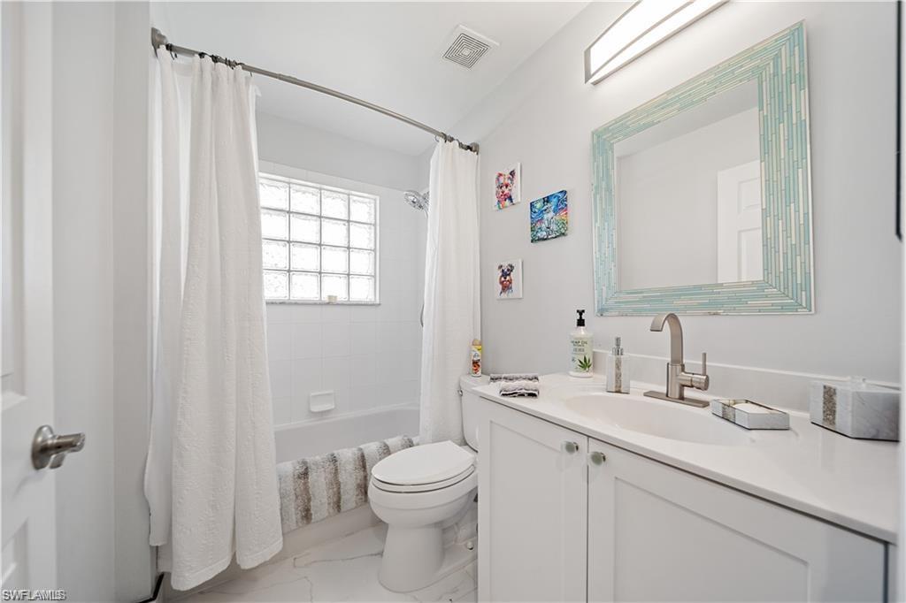 1638 Triangle Palm Ter Property Photo 13