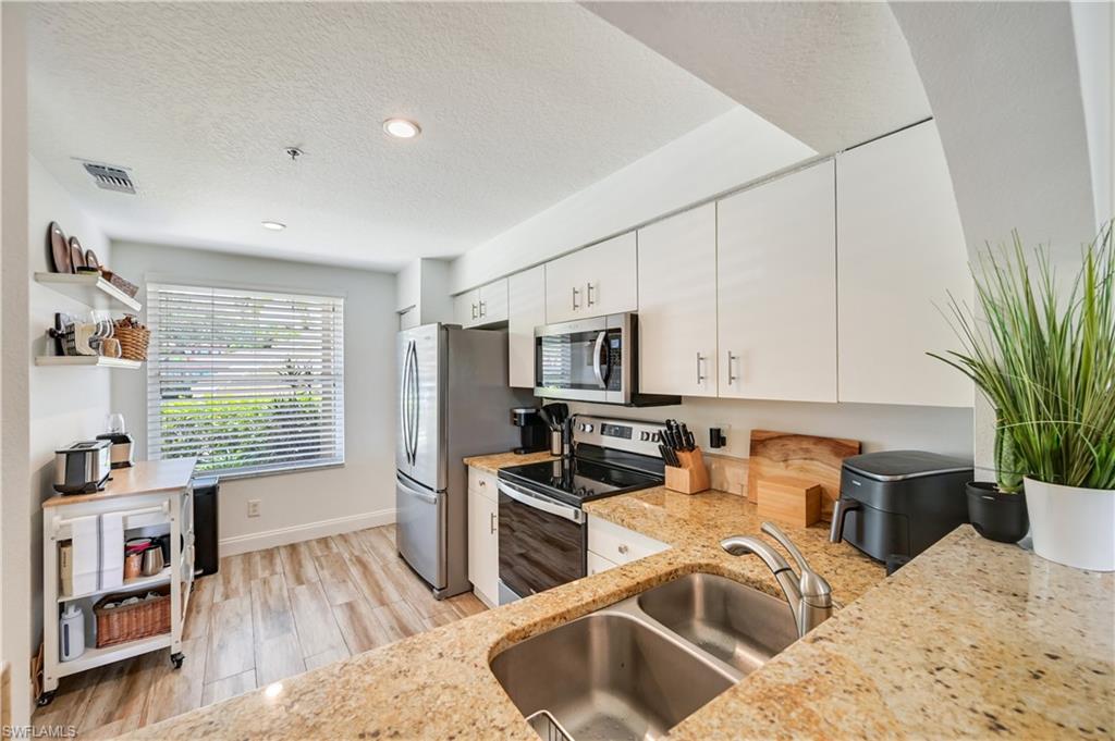6650 Huntington Lakes Cir 102 Property Photo 10