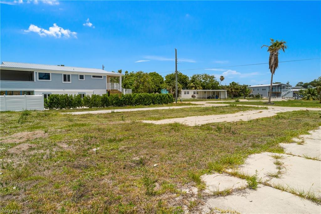 24533 Dolphin St Property Photo 13
