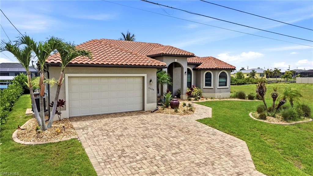 2509 Surfside Blvd Property Photo 3
