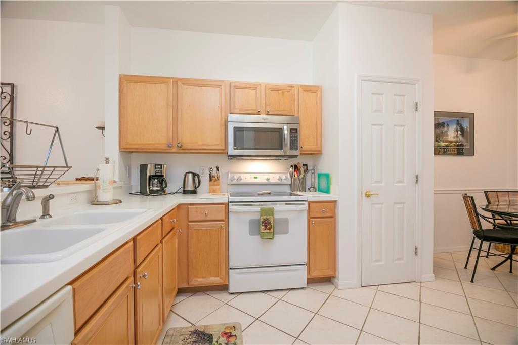 3964 Bishopwood Ct E 1-202 Property Photo 7