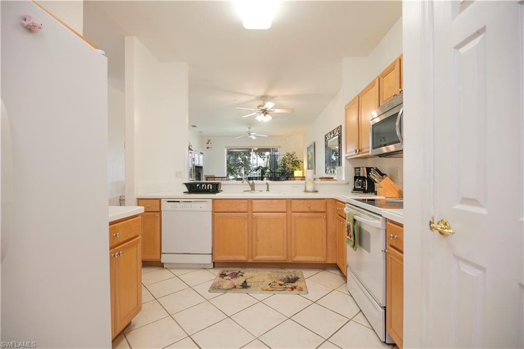 3964 Bishopwood Ct E 1-202 Property Photo 8