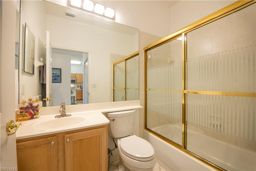 3964 Bishopwood Ct E 1-202 Property Photo 14