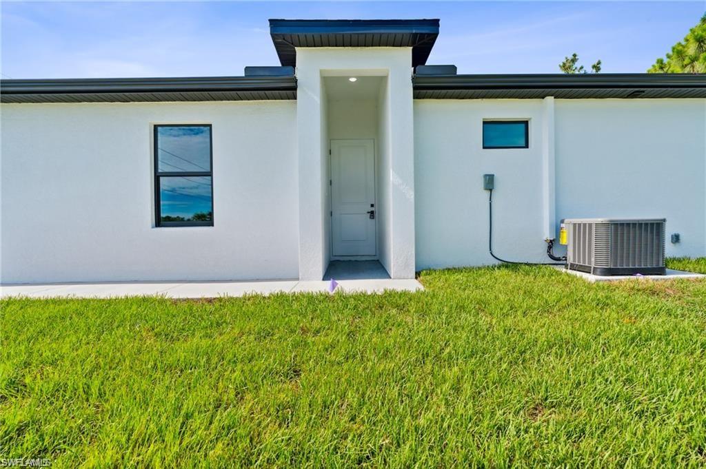1011 & 1013 Abrams Blvd Property Photo 3