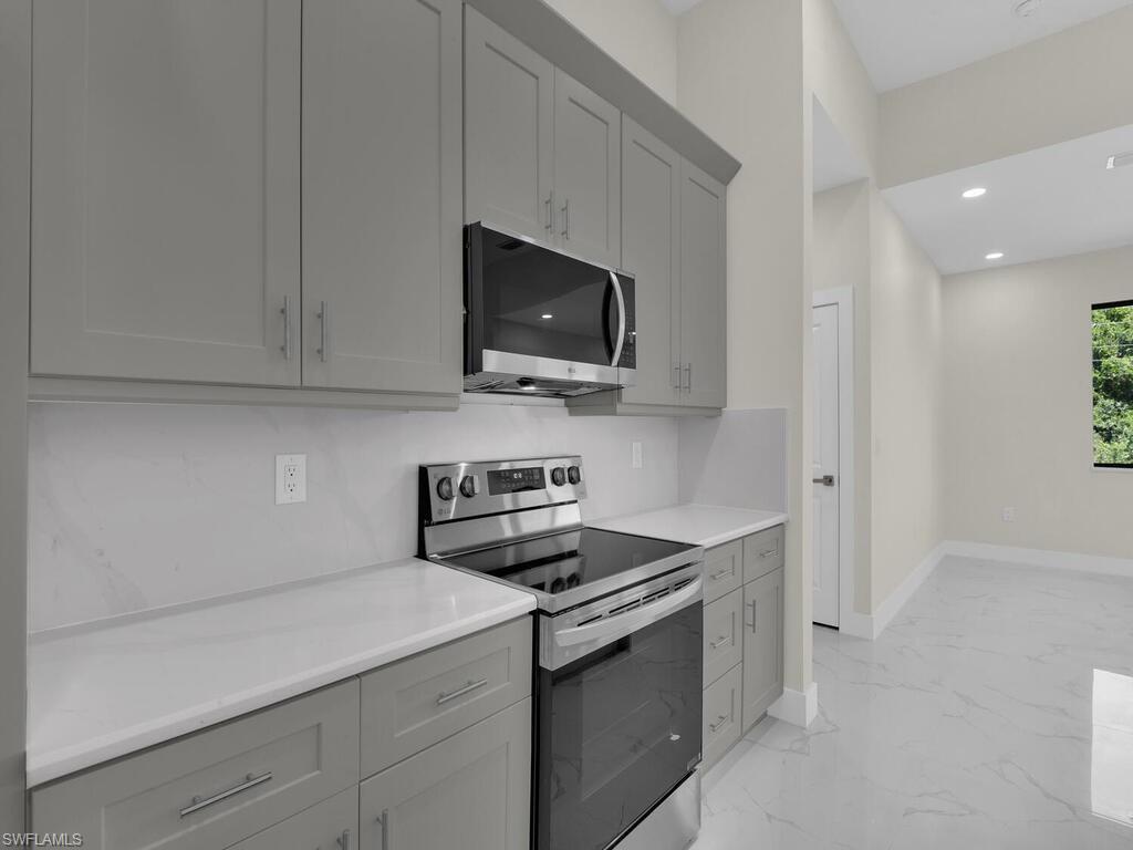 503 Lincoln Blvd Property Photo 5