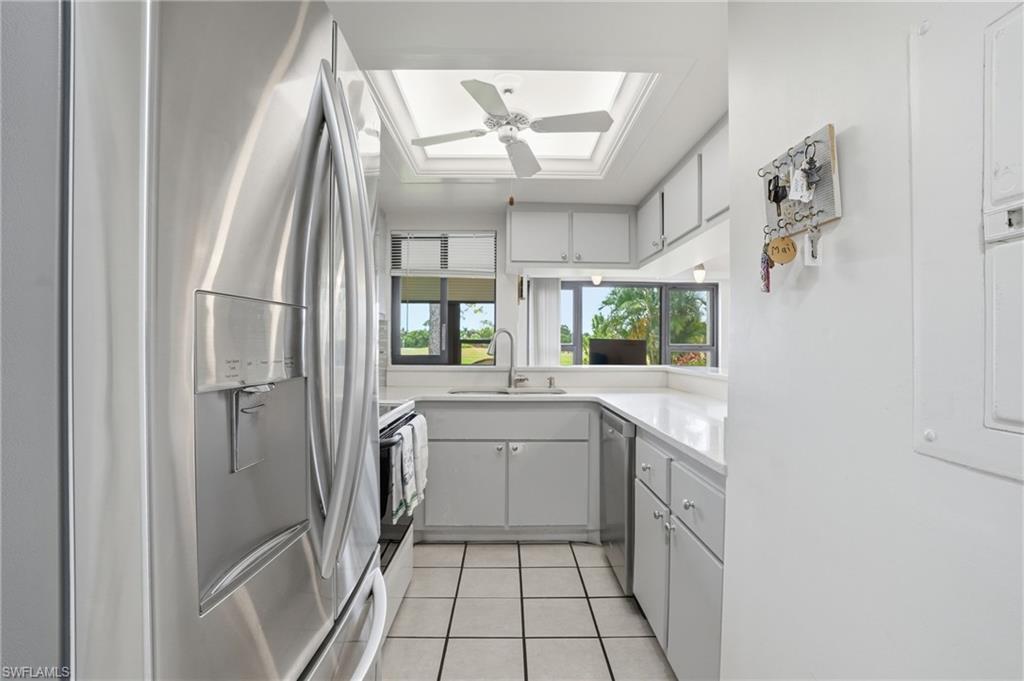 5625 Trailwinds Dr 411 Property Photo 7