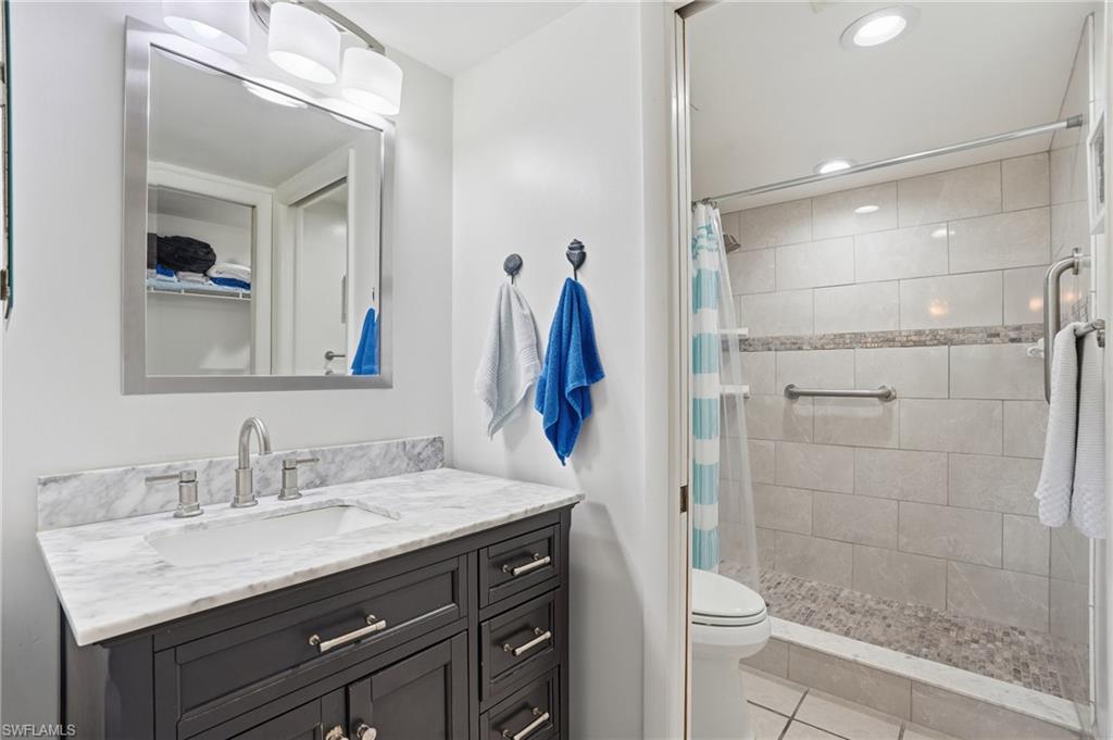 5625 Trailwinds Dr 411 Property Photo 10
