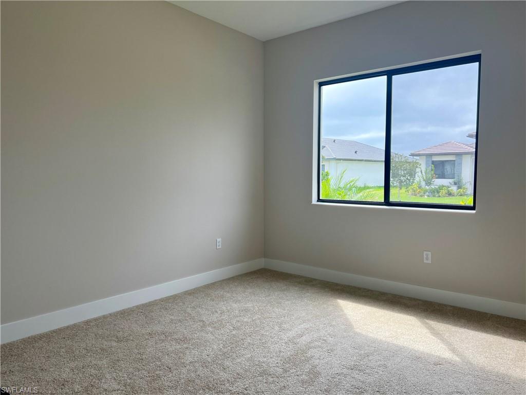 5252 Lamone Ln Property Photo 10