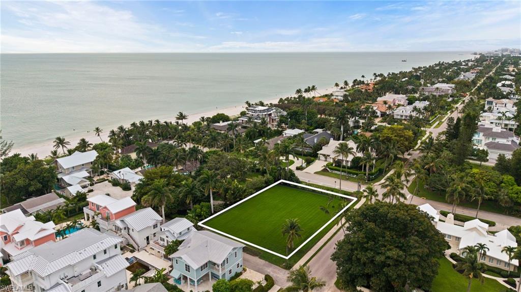 1100 Gulf Shore Blvd S Property Photo 4