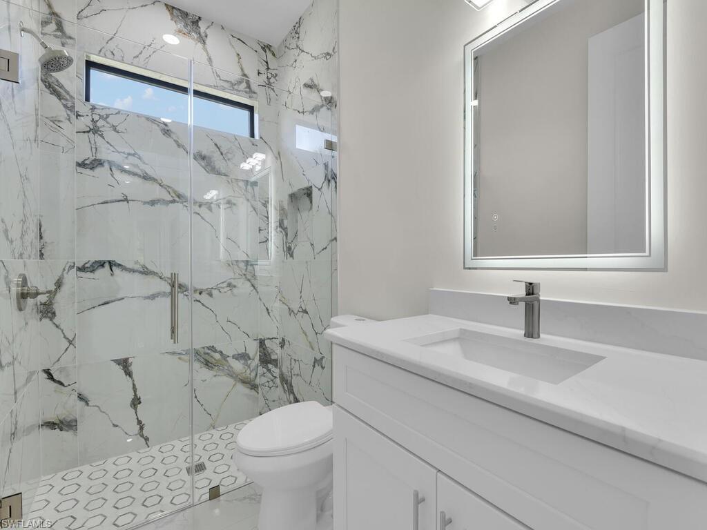 611 Lincoln Ave Property Photo 15