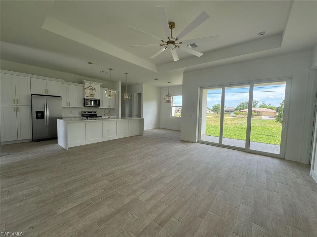 1421 17th Ave Property Photo 2