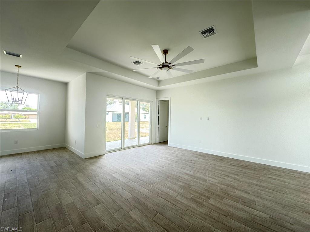 1421 17th Ave Property Photo 4