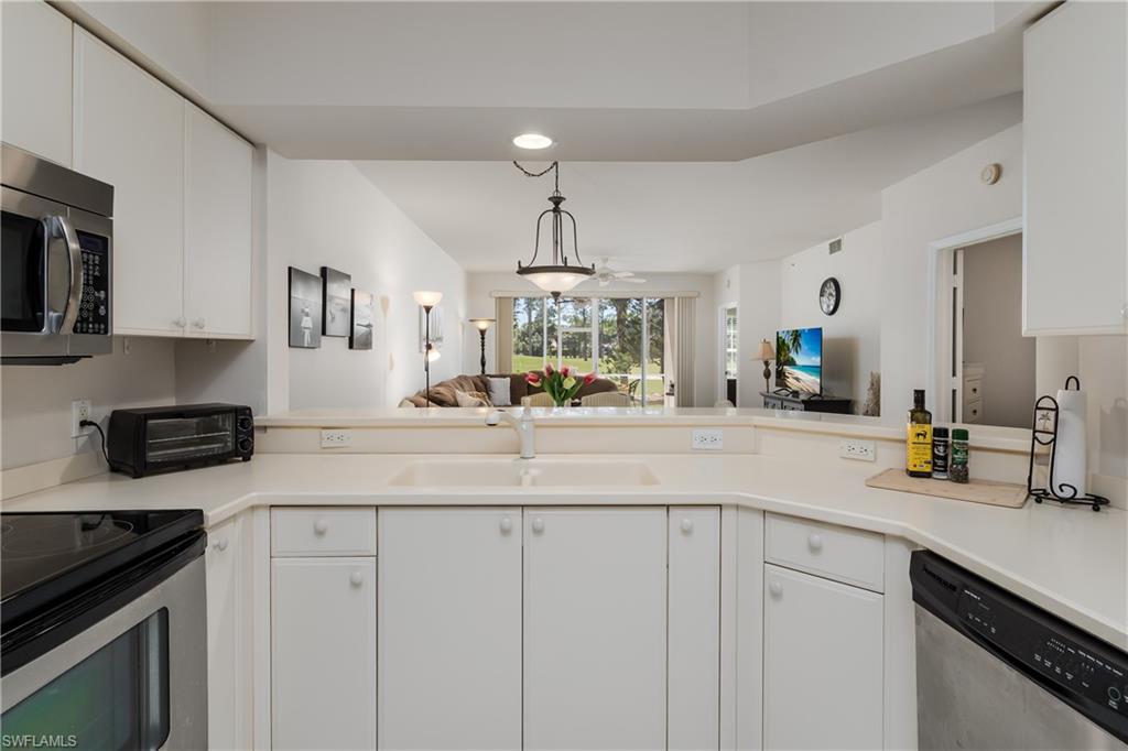 8085 Celeste Dr 812 Property Photo 11