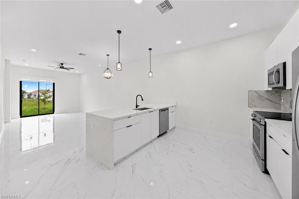 1812/1814 8th Pl Property Photo 10