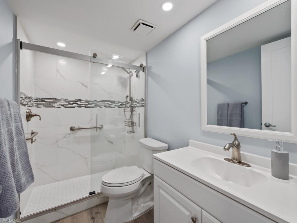 440 Seaview Ct 1502 Property Photo 8