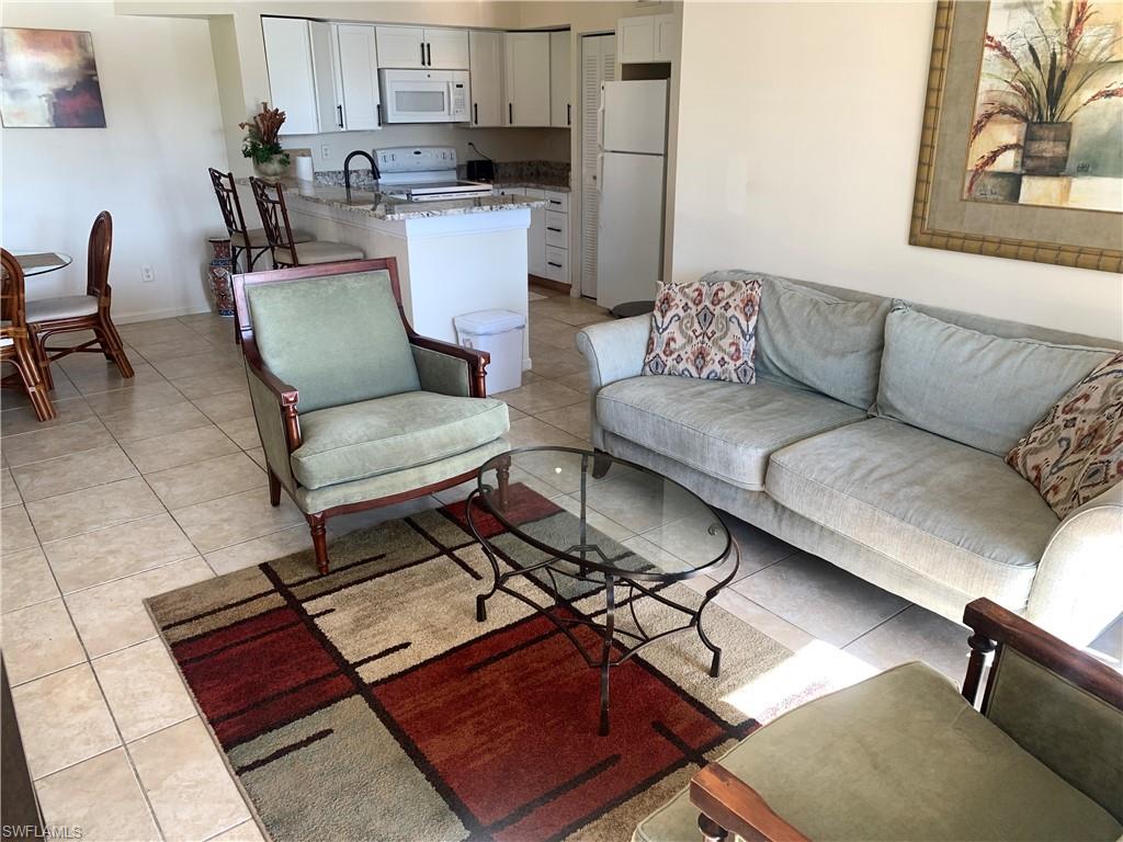 1275 Wildwood Lakes Blvd 2-108 Property Photo 5