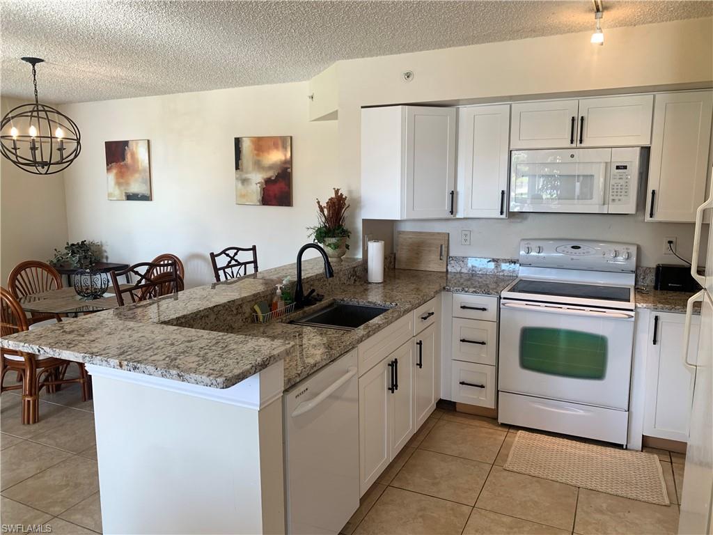 1275 Wildwood Lakes Blvd 2-108 Property Photo 8
