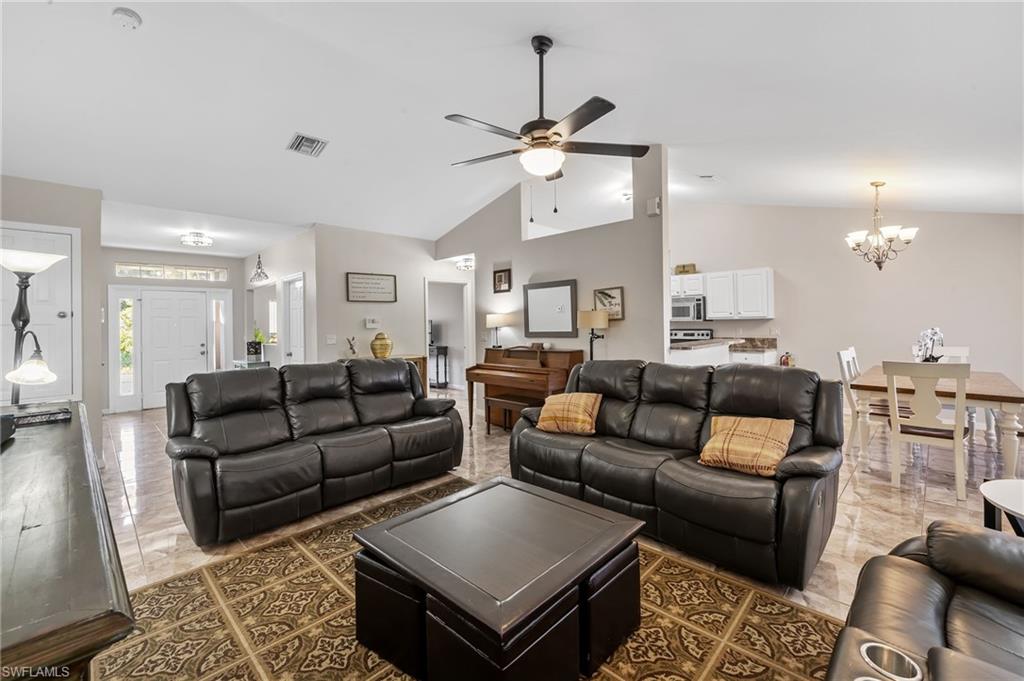 2409 Edgewater Way Property Photo 6