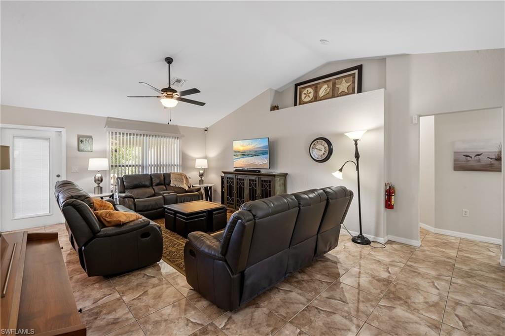 2409 Edgewater Way Property Photo 10