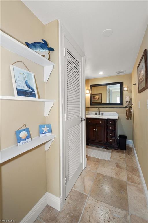 200 Palm Dr 4 Property Photo 13