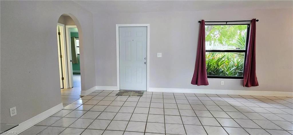 1031 Averly St Property Photo 5
