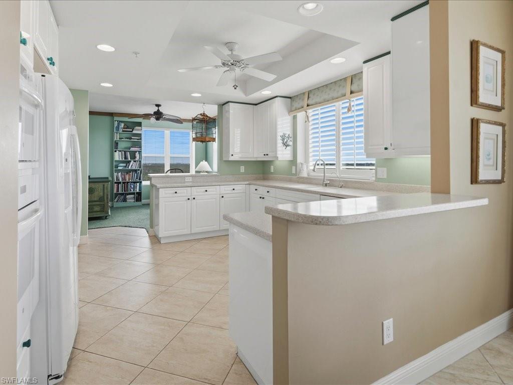 425 Cove Tower Dr 901 Property Photo 6