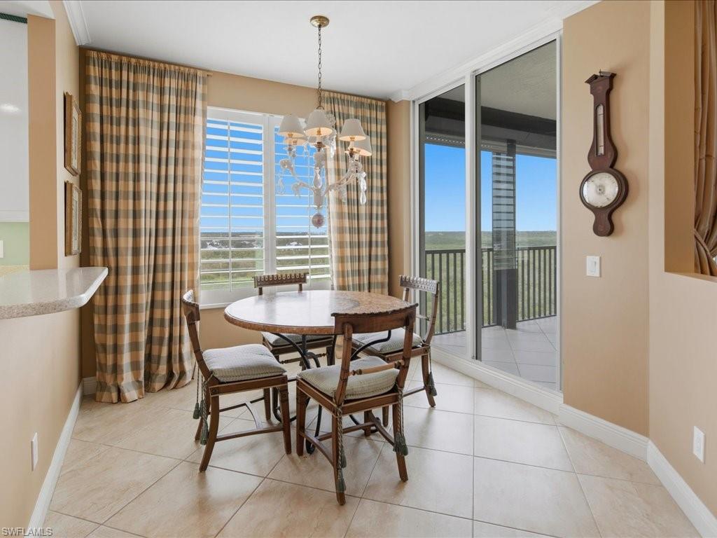 425 Cove Tower Dr 901 Property Photo 13
