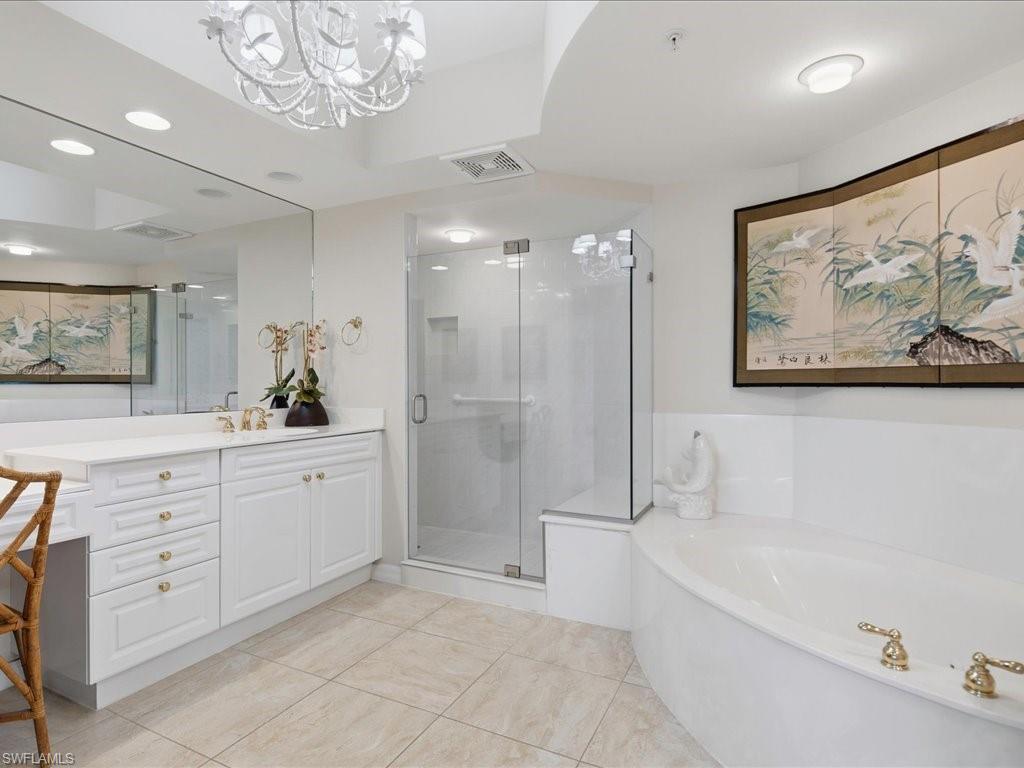 425 Cove Tower Dr 901 Property Photo 18