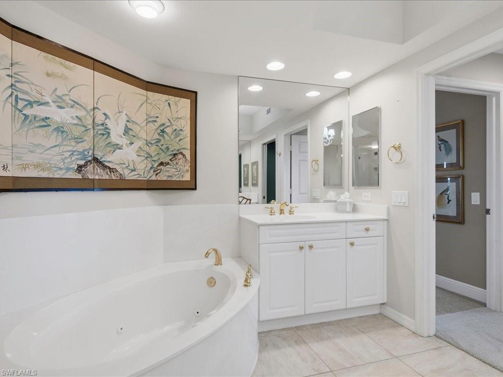 425 Cove Tower Dr 901 Property Photo 19