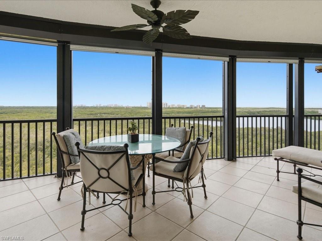 425 Cove Tower Dr 901 Property Photo 20