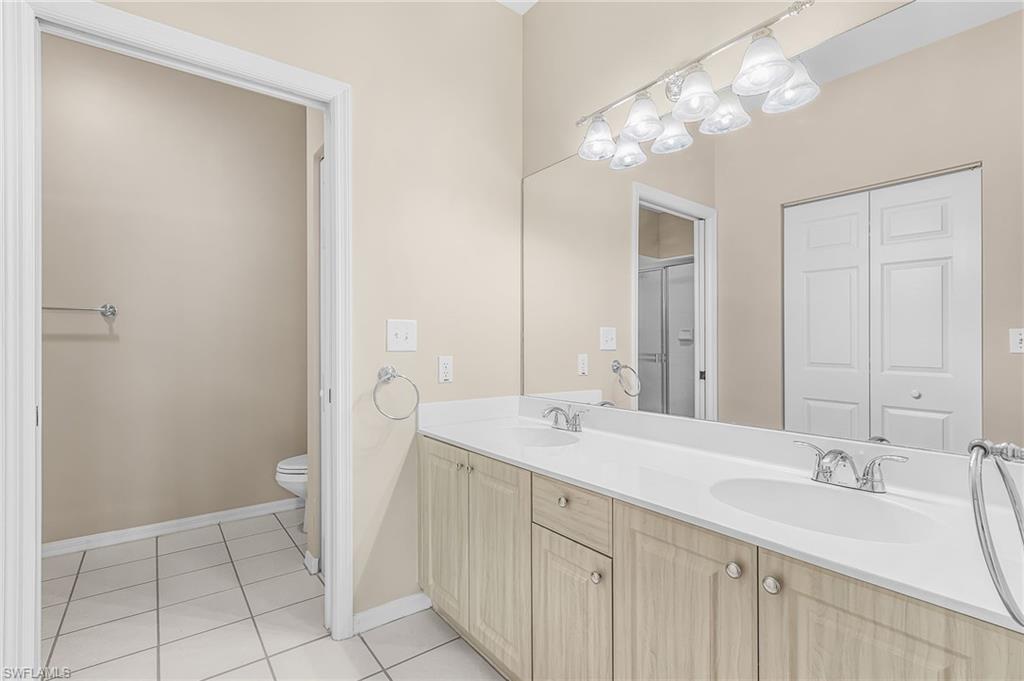 305 Robin Hood Cir 204 Property Photo 16