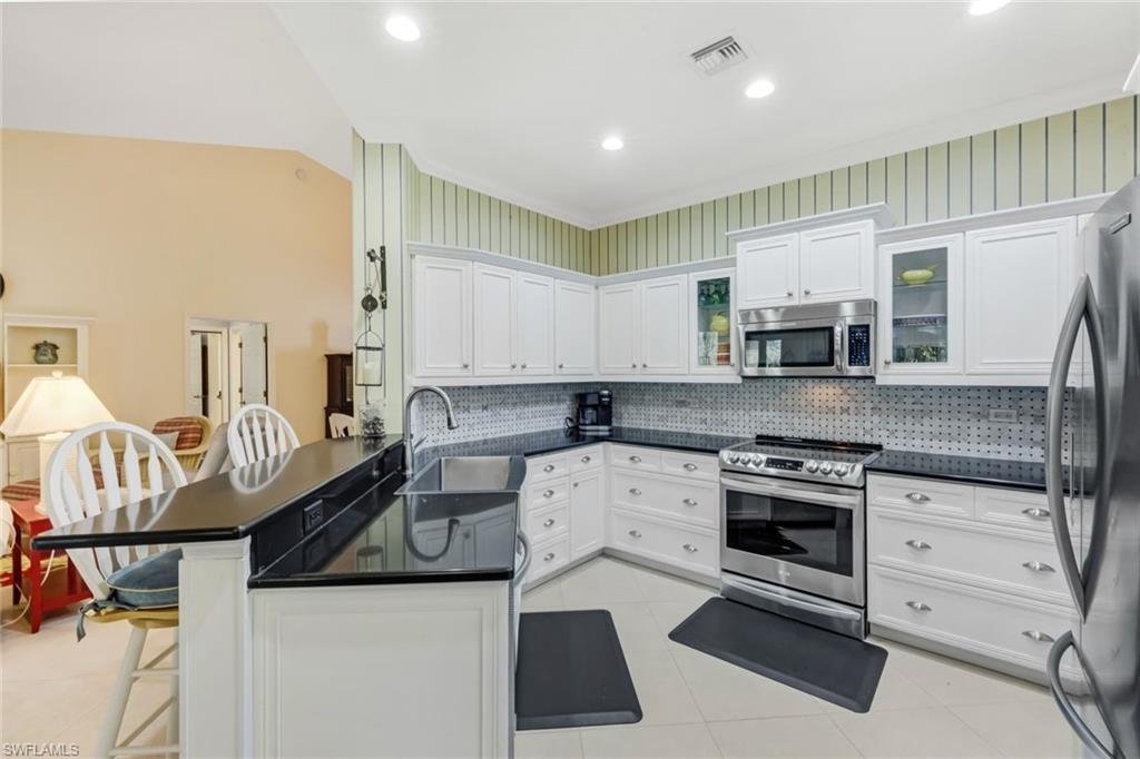 8265 Danbury Blvd 203 Property Photo 15