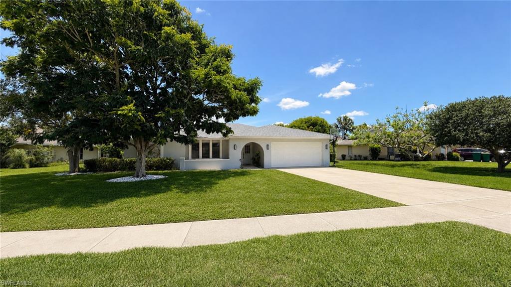 1089 Nottingham Dr Property Photo 2