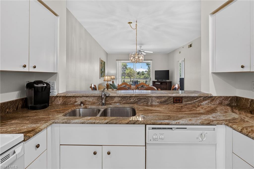 9300 Highland Woods Blvd 3206 Property Photo 4