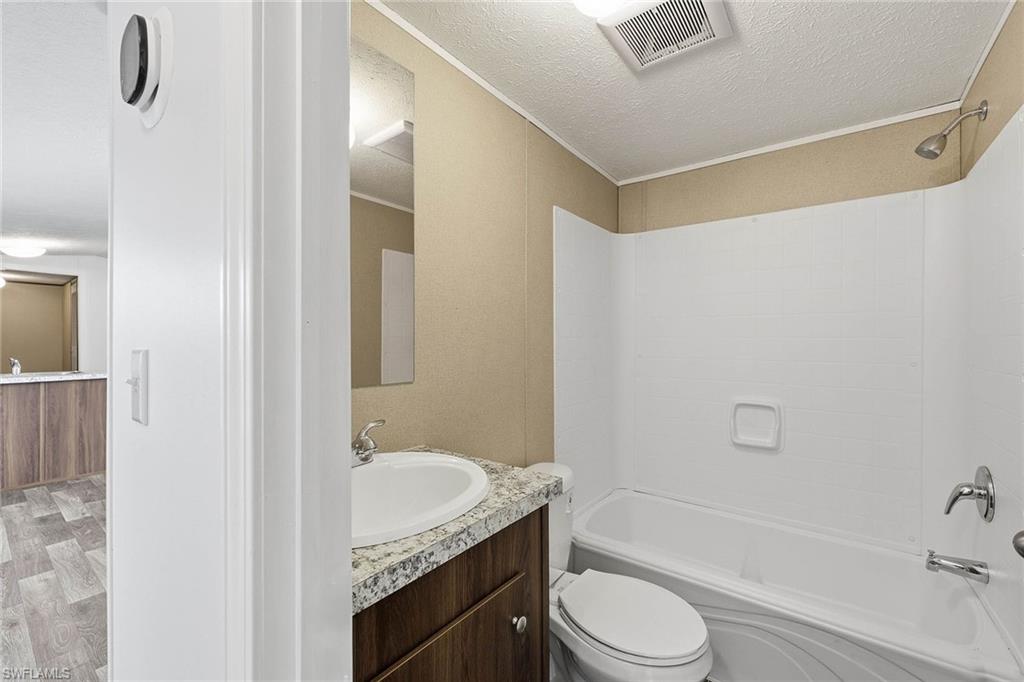 226022446 Property Photo 10