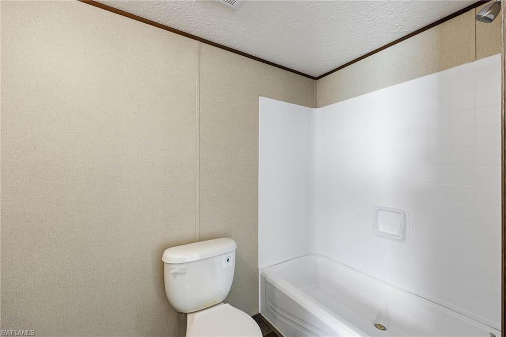 226022446 Property Photo 12