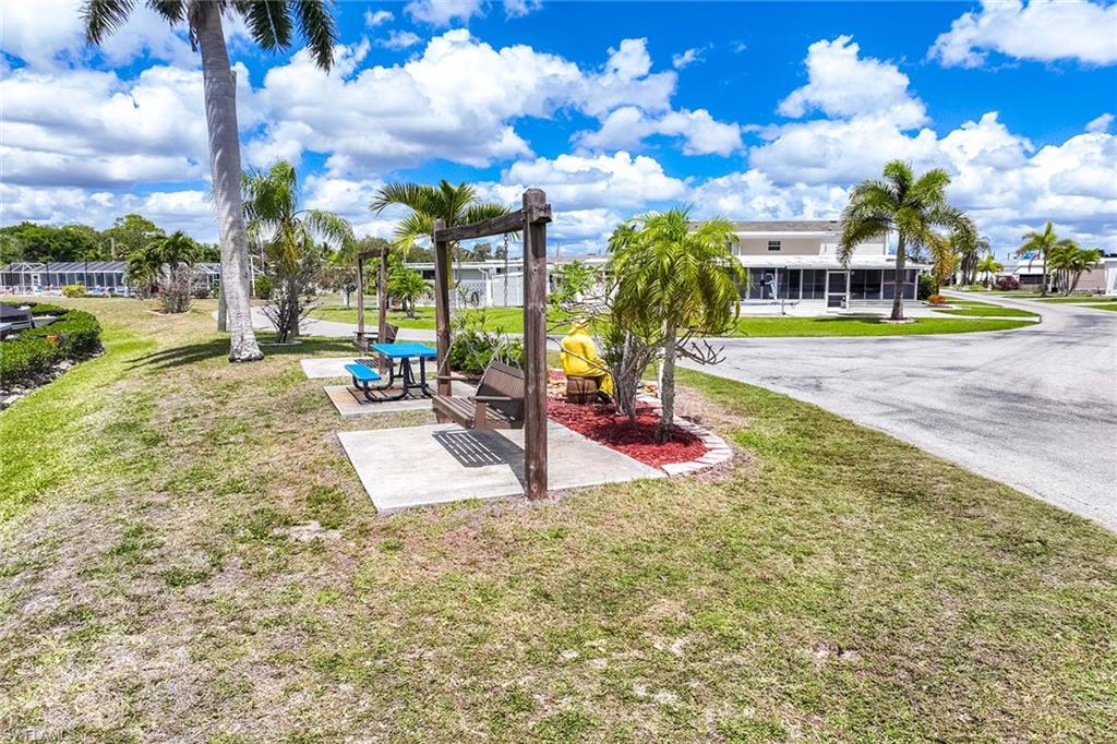 226022446 Property Photo 18