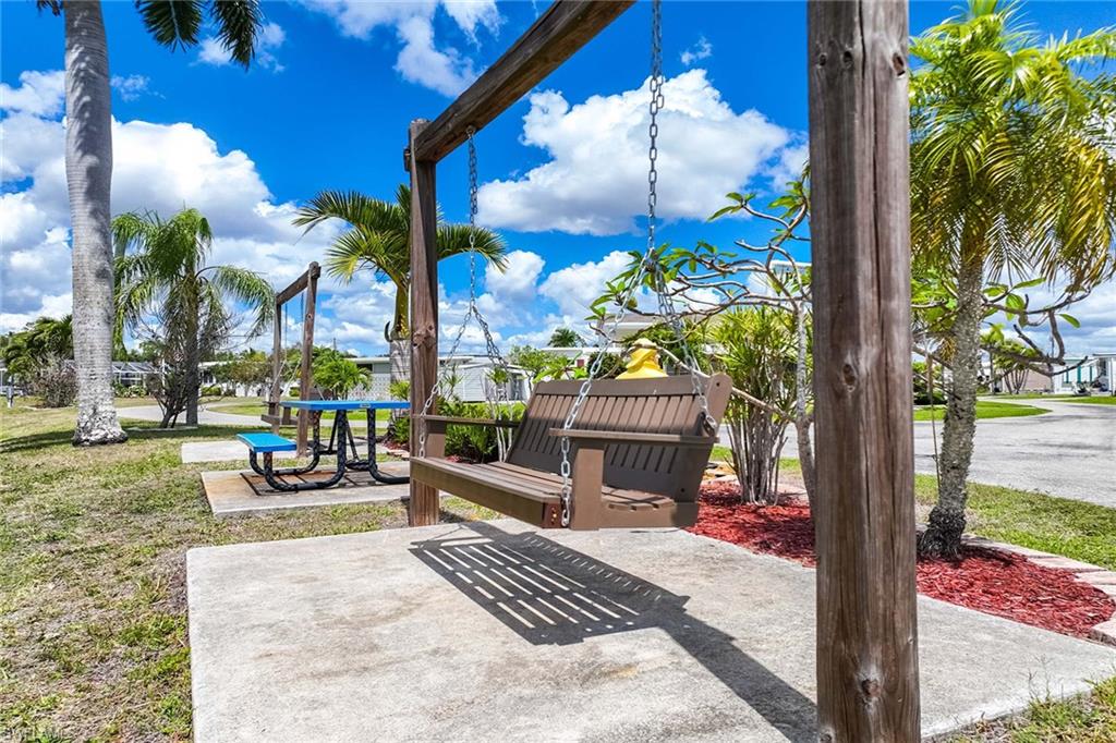 226022446 Property Photo 26