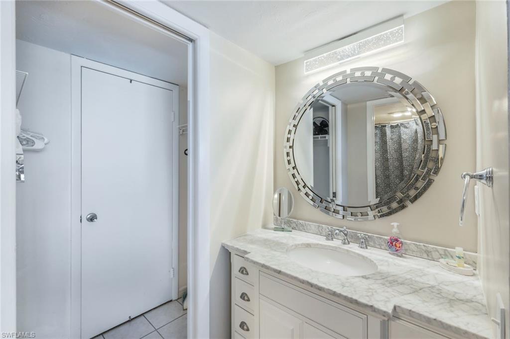 10475 Gulfshore Dr 142 Property Photo 11