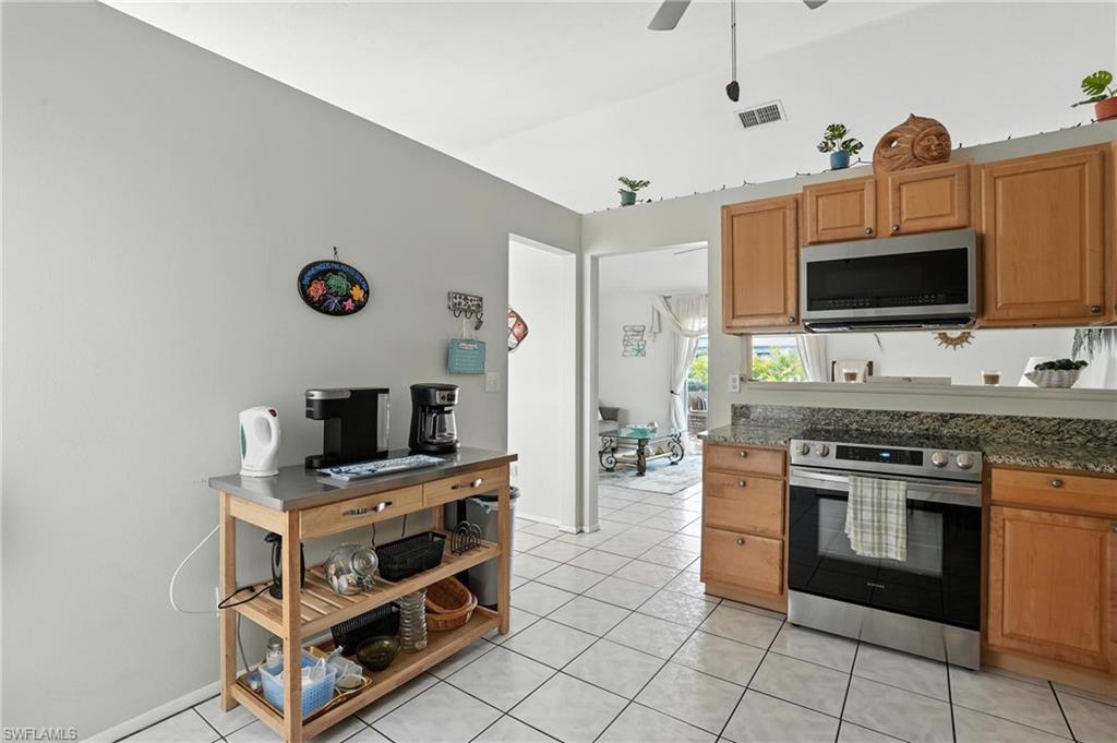 324 24th Ter Property Photo 12