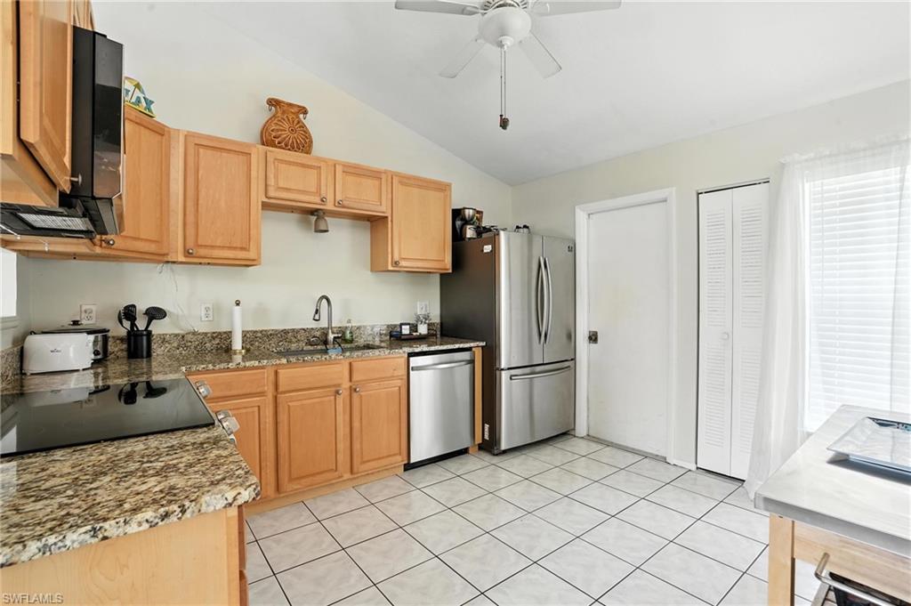 324 24th Ter Property Photo 13