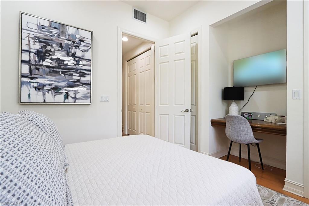 2868 Tiburon Blvd E 102 Property Photo 18
