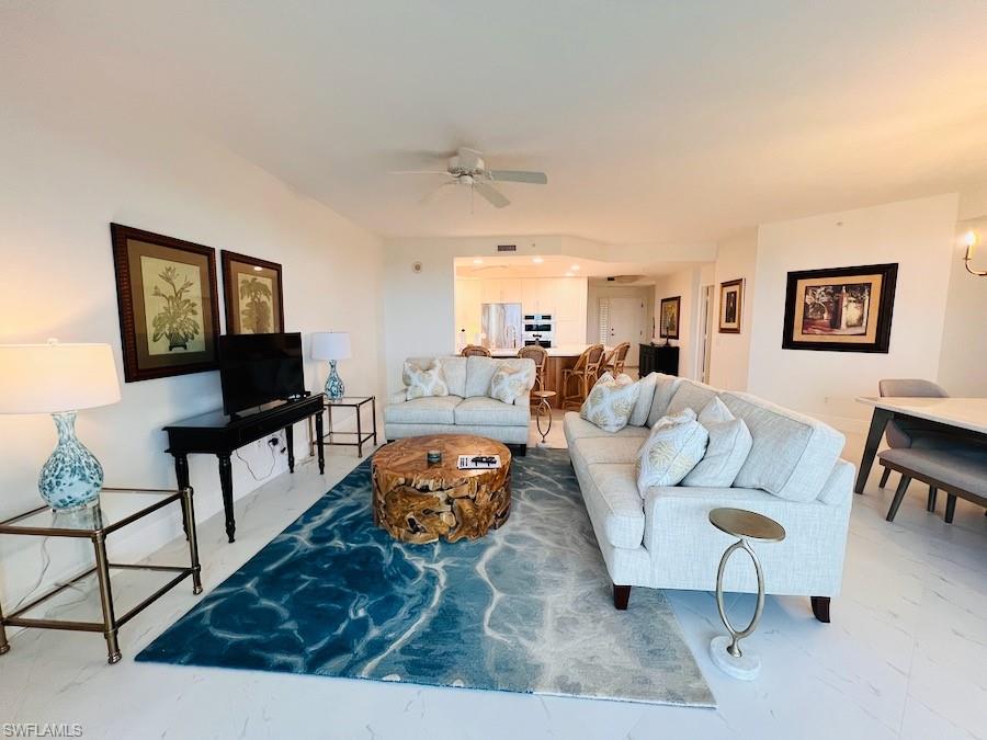 425 Cove Tower Dr 902 Property Photo 10