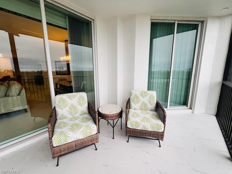 425 Cove Tower Dr 902 Property Photo 17