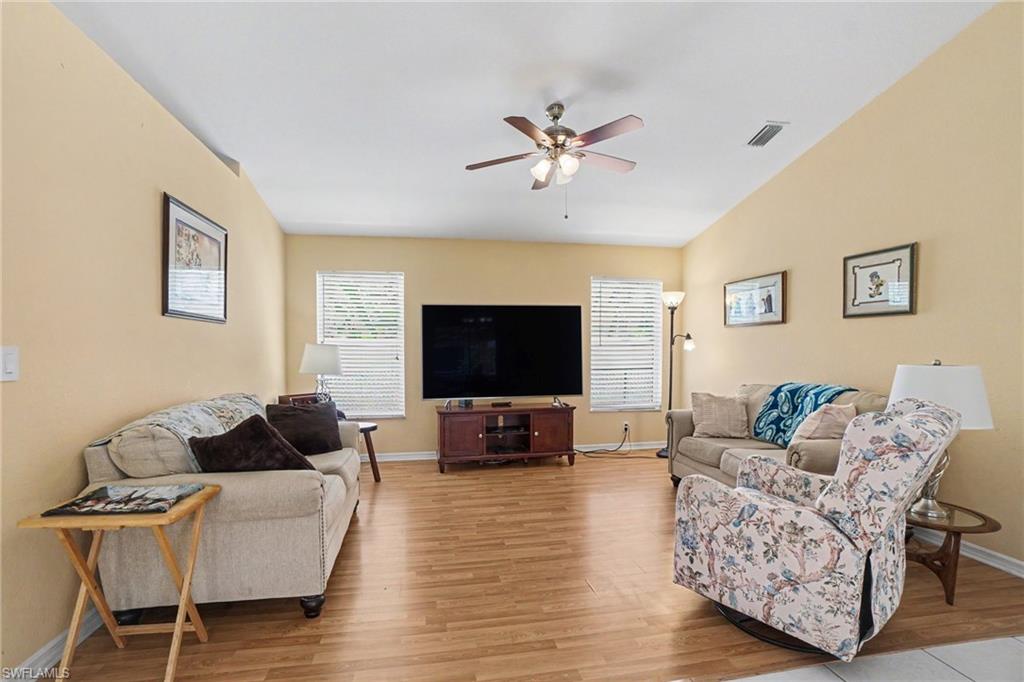 1714 21st Ter Property Photo 4