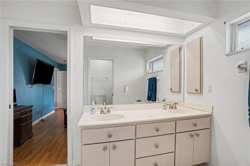 1714 21st Ter Property Photo 12
